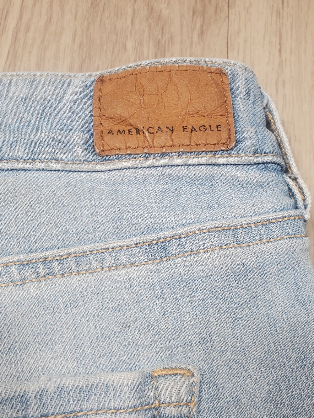 American Eagle The Dream Short Womans 16 Distressed Hem Frayed Denim Shorts - Picture 12 of 12